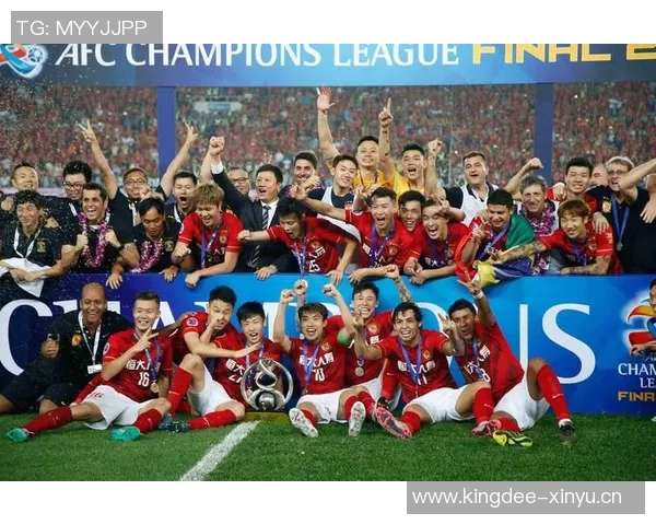 广州足球队逆袭之旅的真实记录与激情瞬间分享